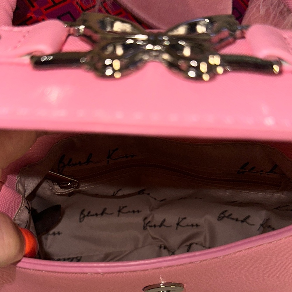 Pink Mini Bag with Chain Strap and Flap Closure w/ 71/2 sexy heels - Picture 4 of 9